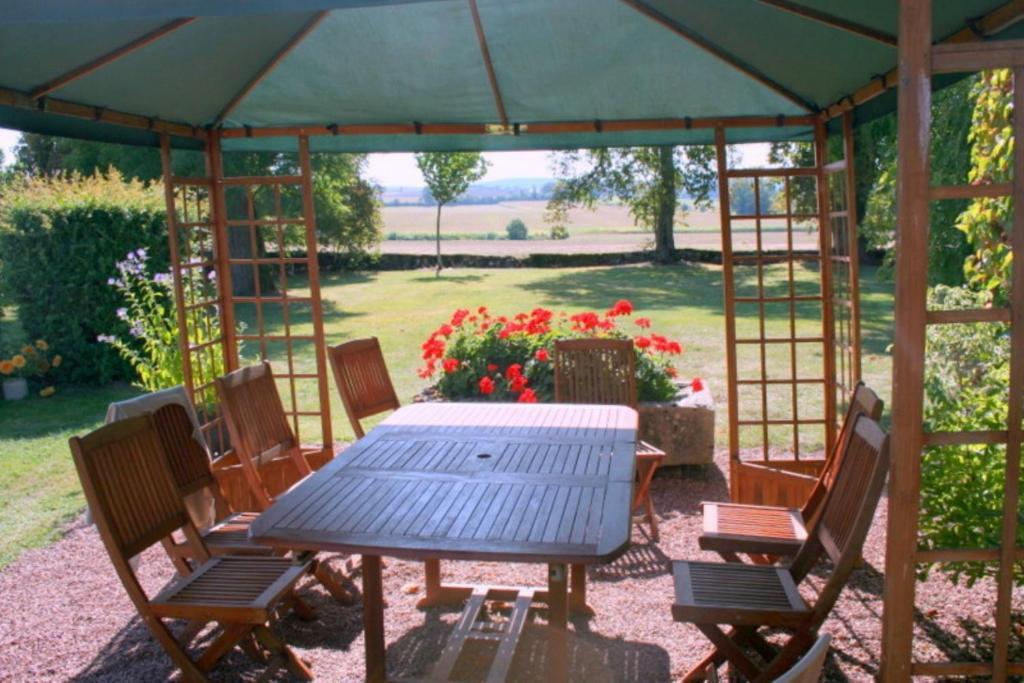 Chambres D'Hotes - Domaine Des Perrieres Crux-la-Ville Kültér fotó