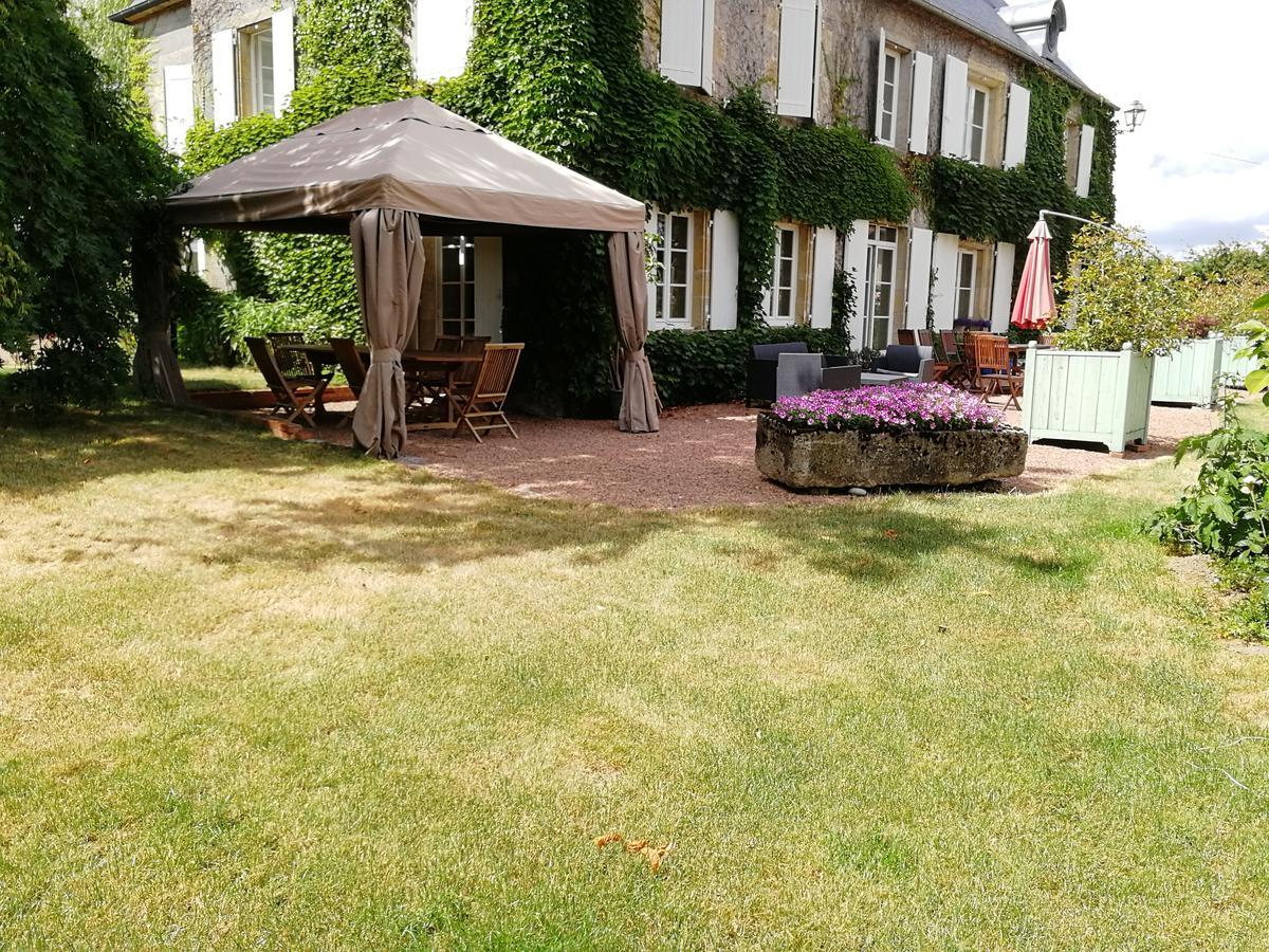 Chambres D'Hotes - Domaine Des Perrieres Crux-la-Ville Kültér fotó